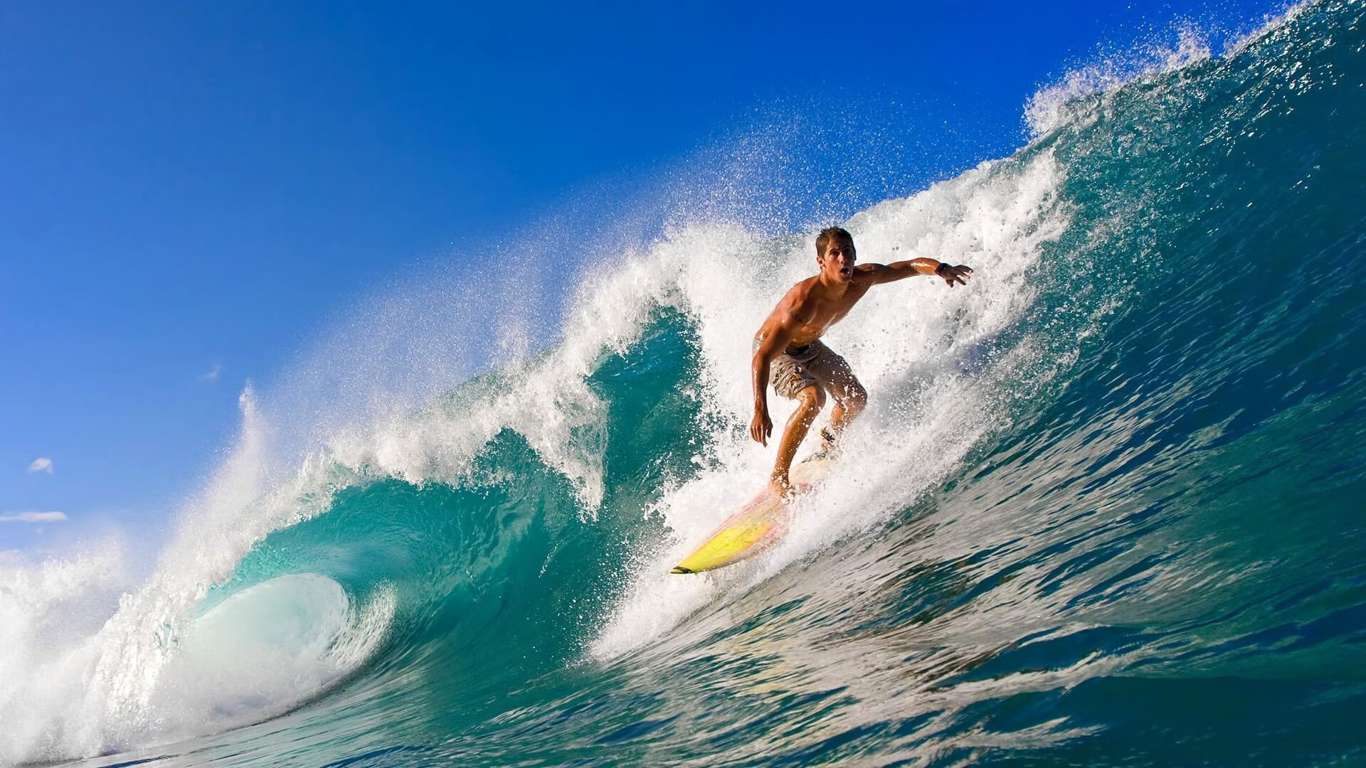 爬坡过险弯，WRC瑞典站展现技巧与勇气，瑞典赛车